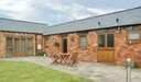 Middle Huntingford Barns, Self catering accommodation near Cotswold Edge Golf Club, Gloucestershire, England