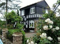 Riverview Cottage Hotel, B&B, Guest House near St Georges Hill Golf Club, Surrey, England