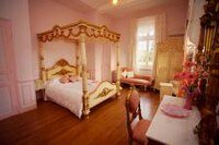 honeymoon suite