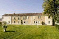 hotelandlawn